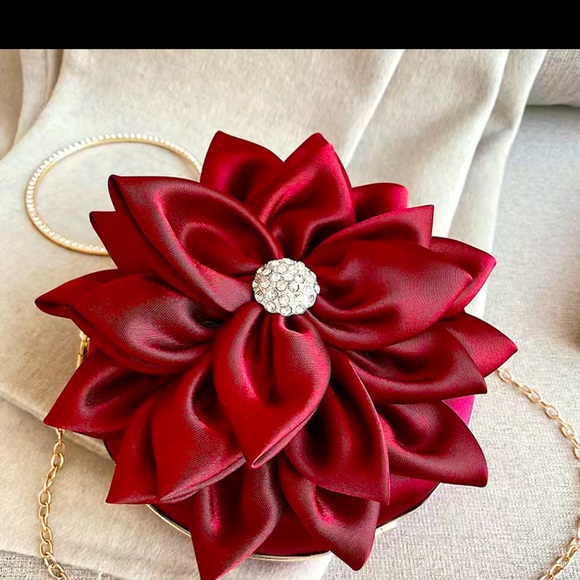 New Flower Design Evening Clutch - Picture 1 of 3